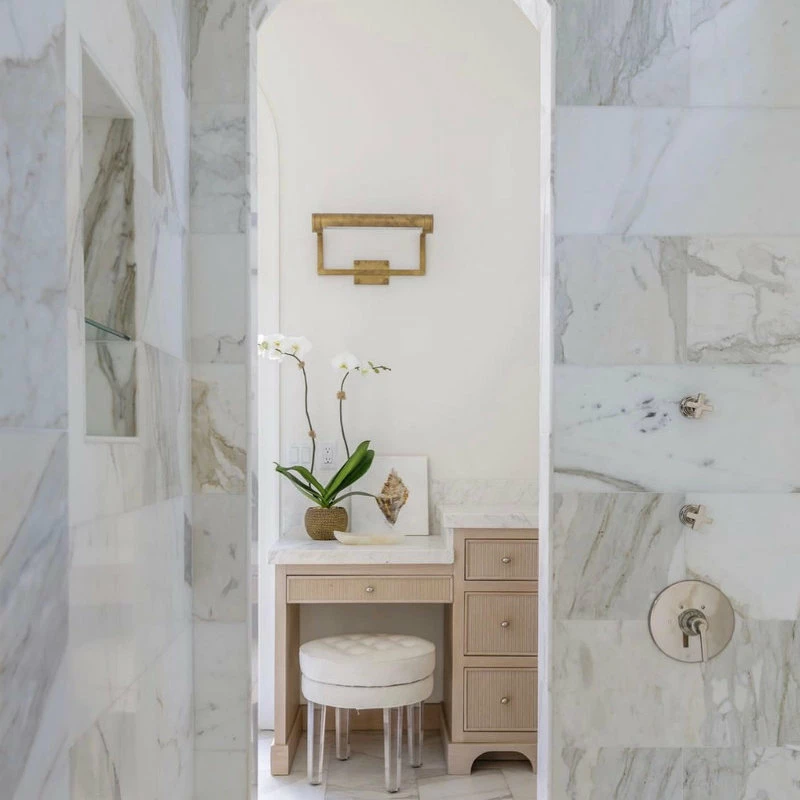 Flash Sale β Visual Comfort Cosmopolitan Picture Light, 2-Light, Antique Brass, 18"W (TOB 2621HAB) β - Image 2